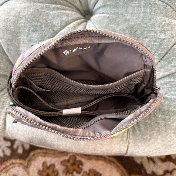 LULU LEMON HYPER DYE BELT BAG 1L - Picture 4 of 7